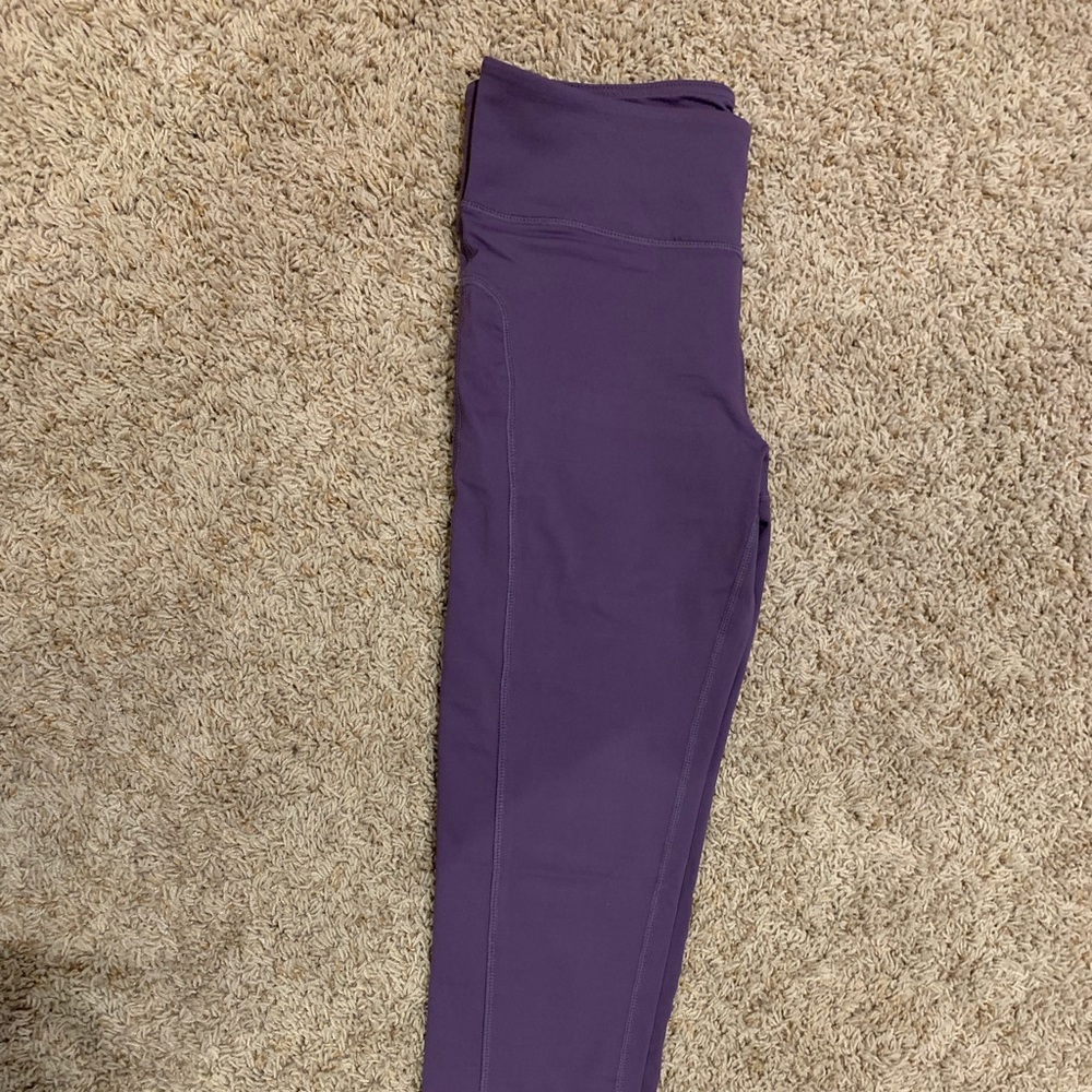 Women or Juniors leggings.